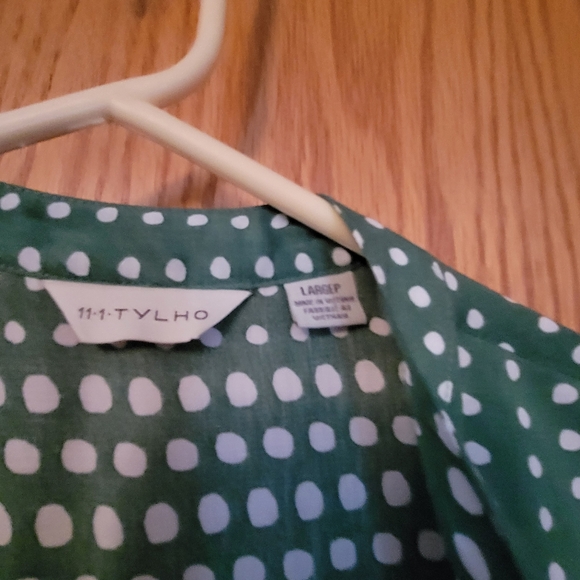 NWOT 11.1 Tylho Polka Dot Top - Picture 4 of 8
